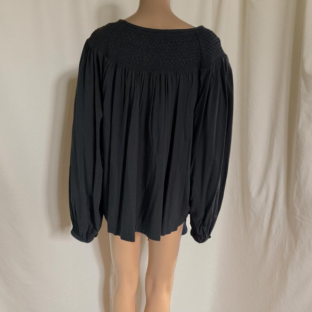 Women's Boho Smocked Top Size Large NWT - Picture 3 of 4